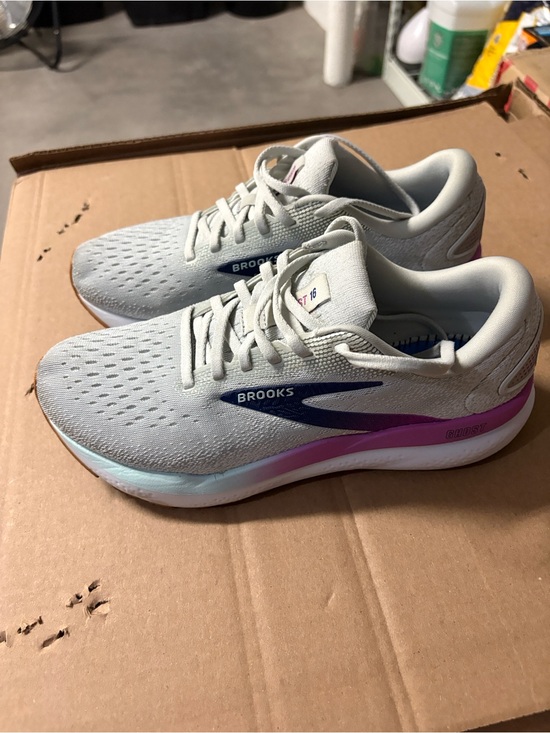 Brooks Shoes - Brooks Women’s Running Shoes — Light Gray with Pink and Blue Accents